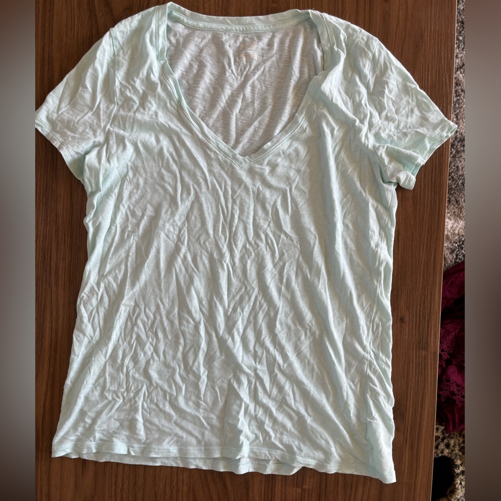 Light blue PINK vneck